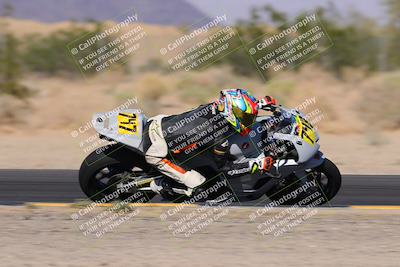 media/Oct-30-2022-CVMA (Sun) [[fb421c3cec]]/Race 16 Amateur Supersport Middleweight/